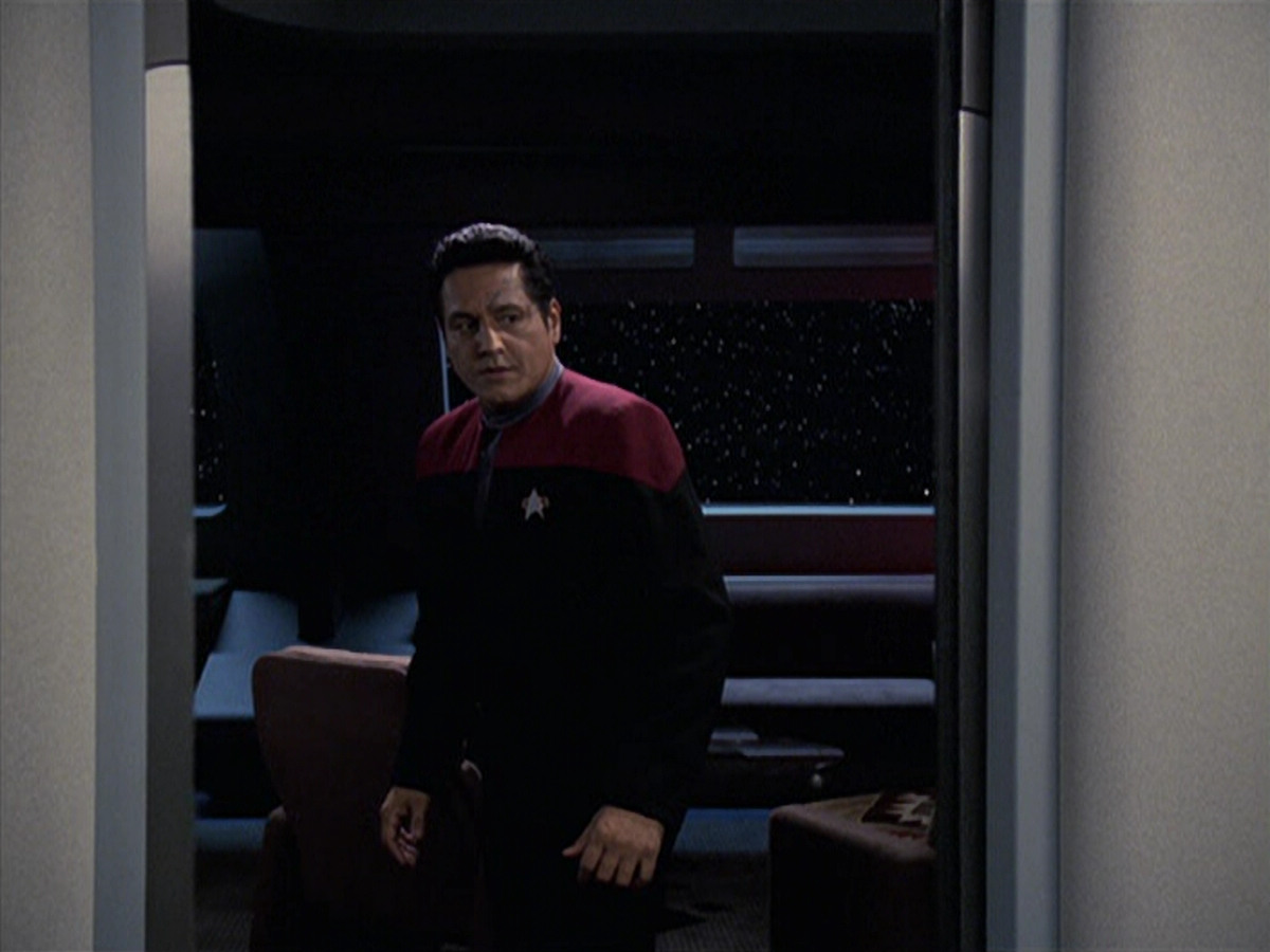 extant_StarTrek_VOY_6x08-OneSmallStep_00403.jpg