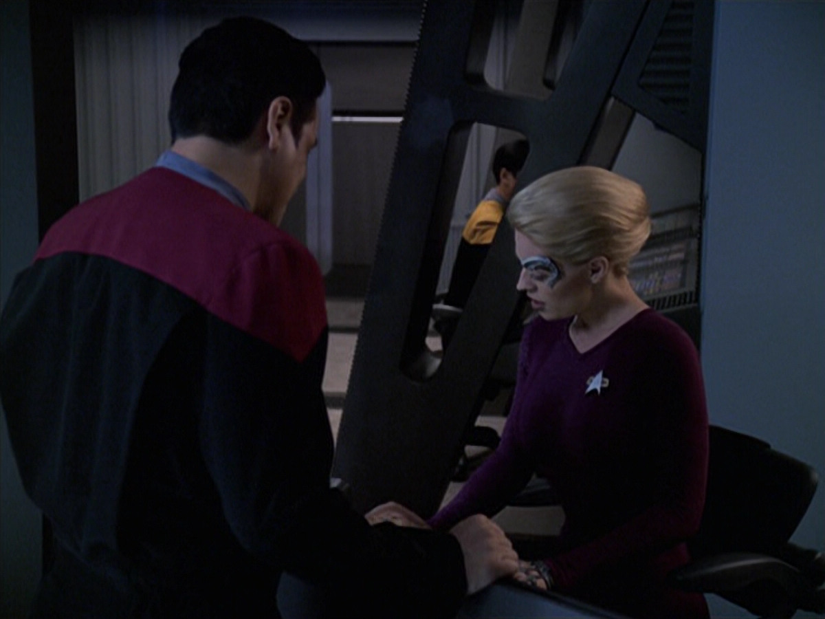 extant_StarTrek_VOY_6x08-OneSmallStep_00437.jpg