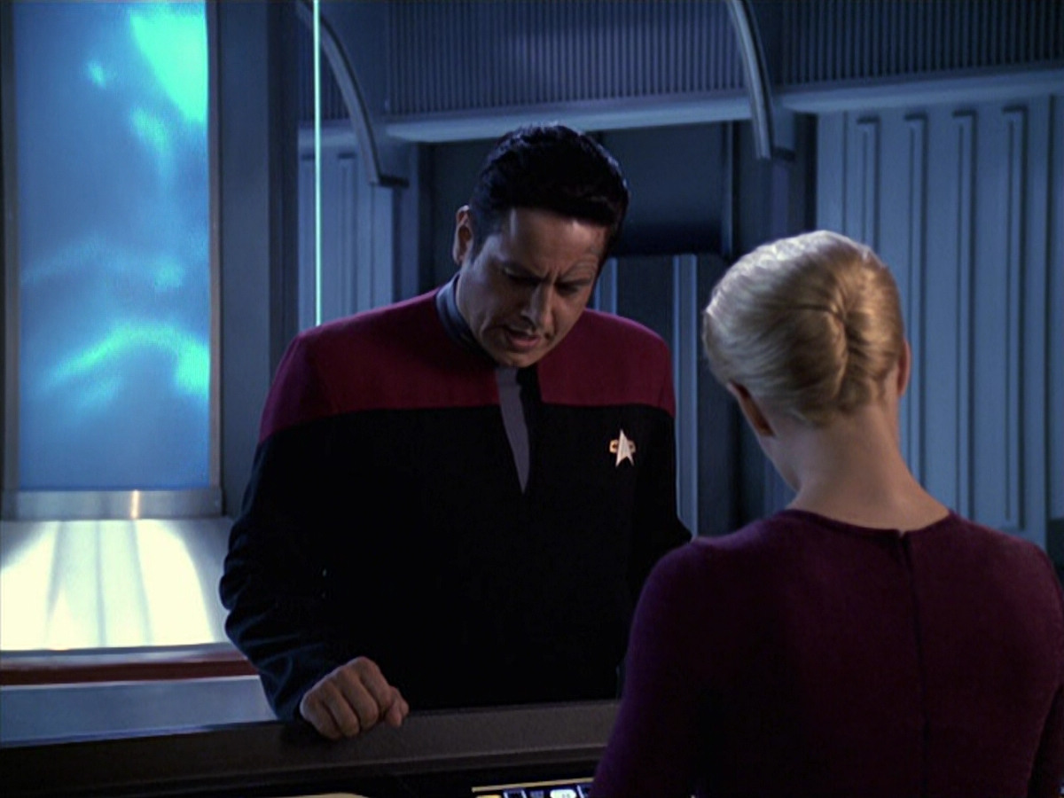 extant_StarTrek_VOY_6x08-OneSmallStep_00443.jpg