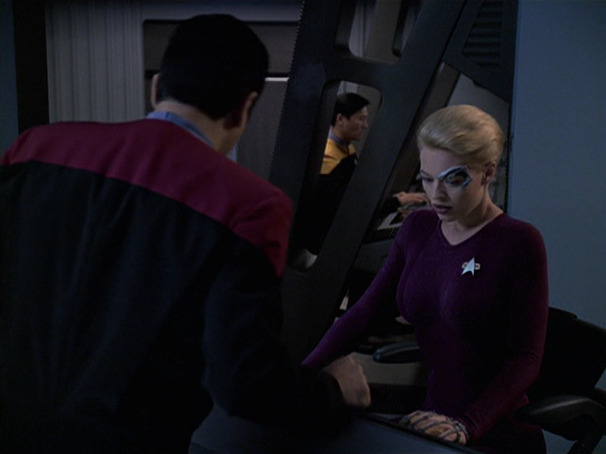 extant_StarTrek_VOY_6x08-OneSmallStep_00484.jpg