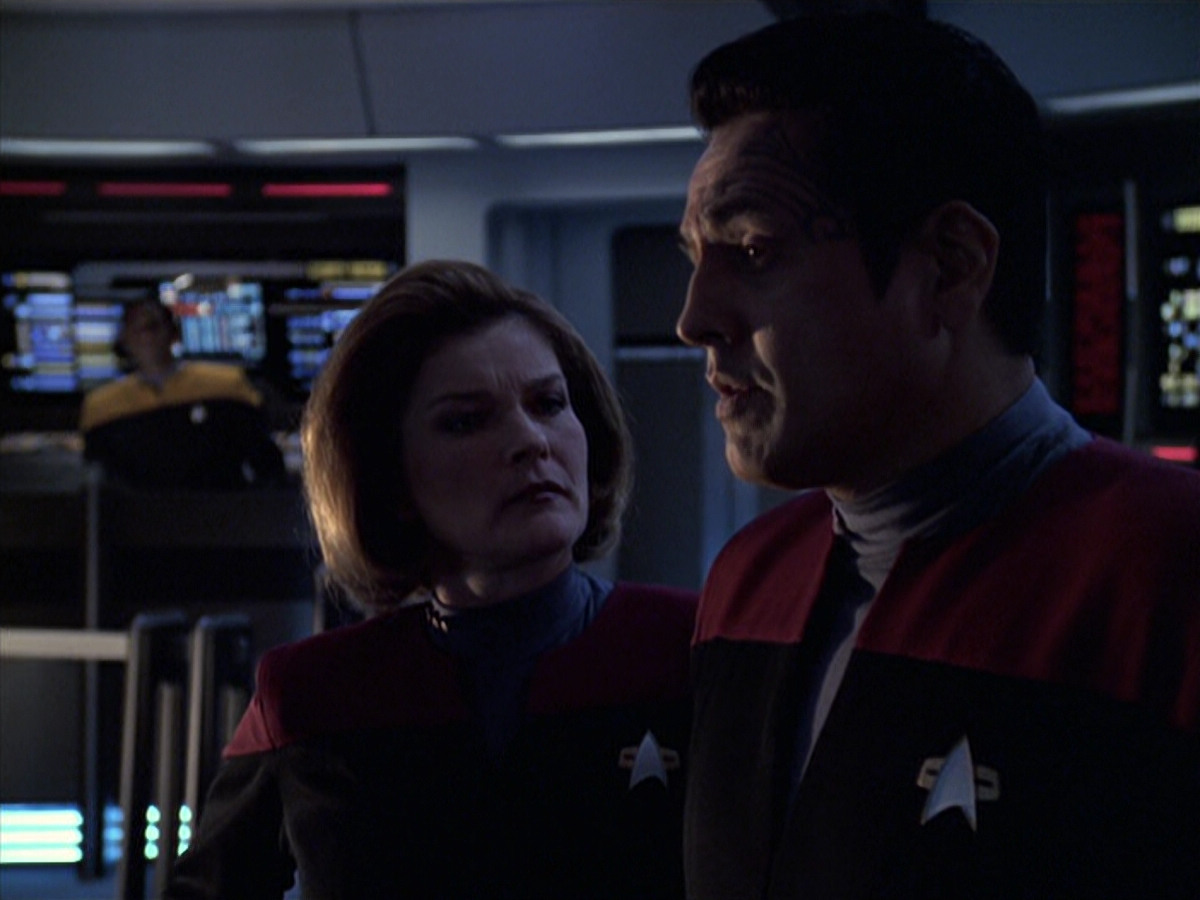 extant_StarTrek_VOY_6x08-OneSmallStep_00656.jpg