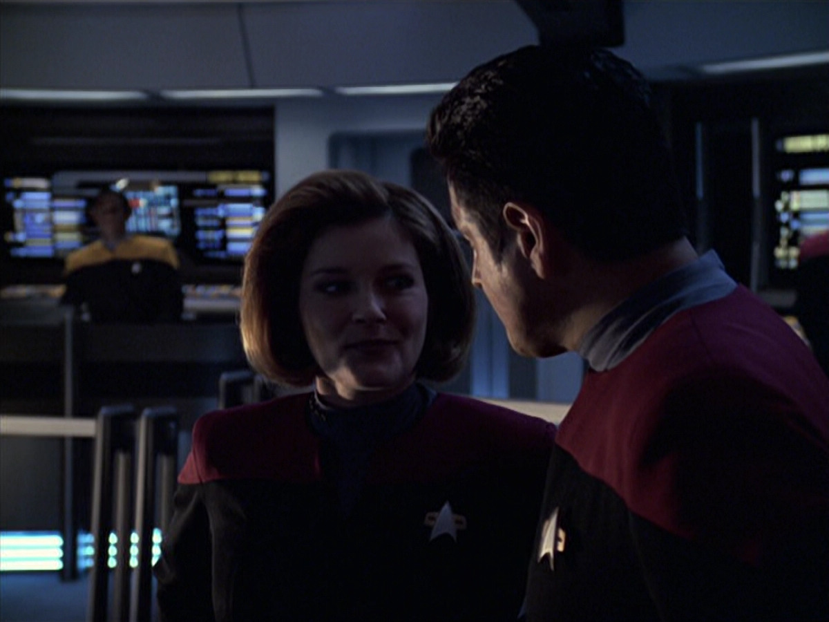 extant_StarTrek_VOY_6x08-OneSmallStep_00682.jpg