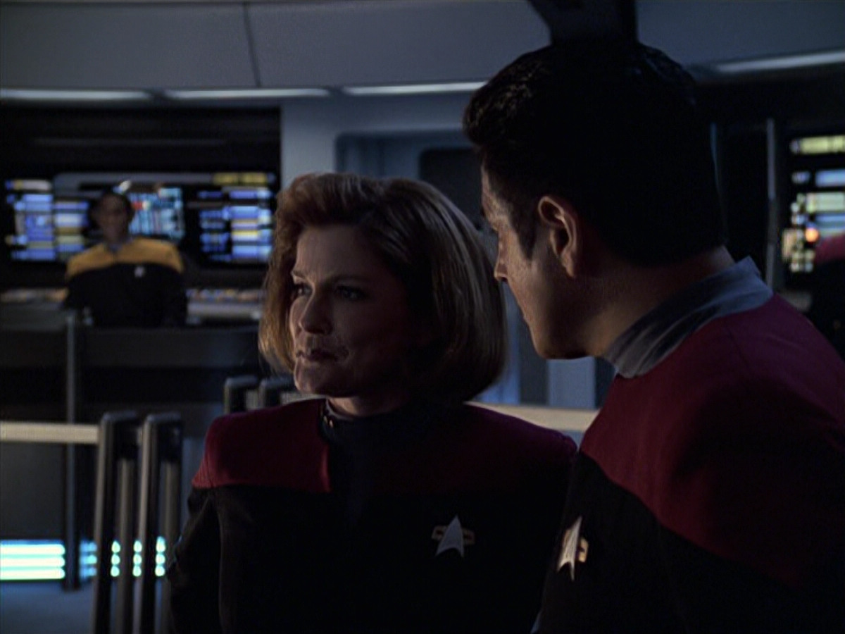 extant_StarTrek_VOY_6x08-OneSmallStep_00684.jpg