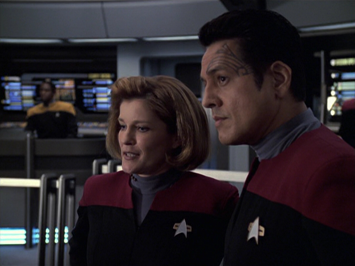 extant_StarTrek_VOY_6x08-OneSmallStep_00688.jpg