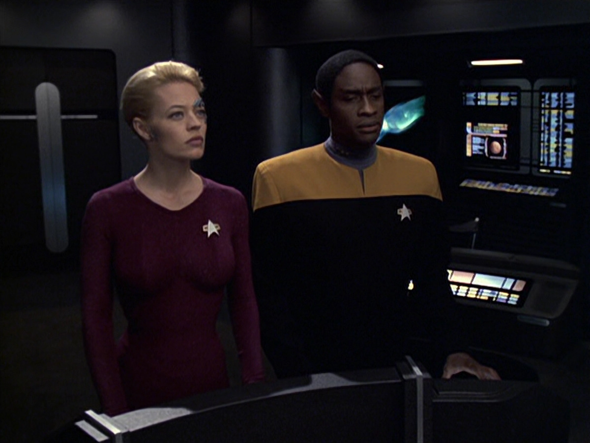 extant_StarTrek_VOY_6x08-OneSmallStep_00750.jpg