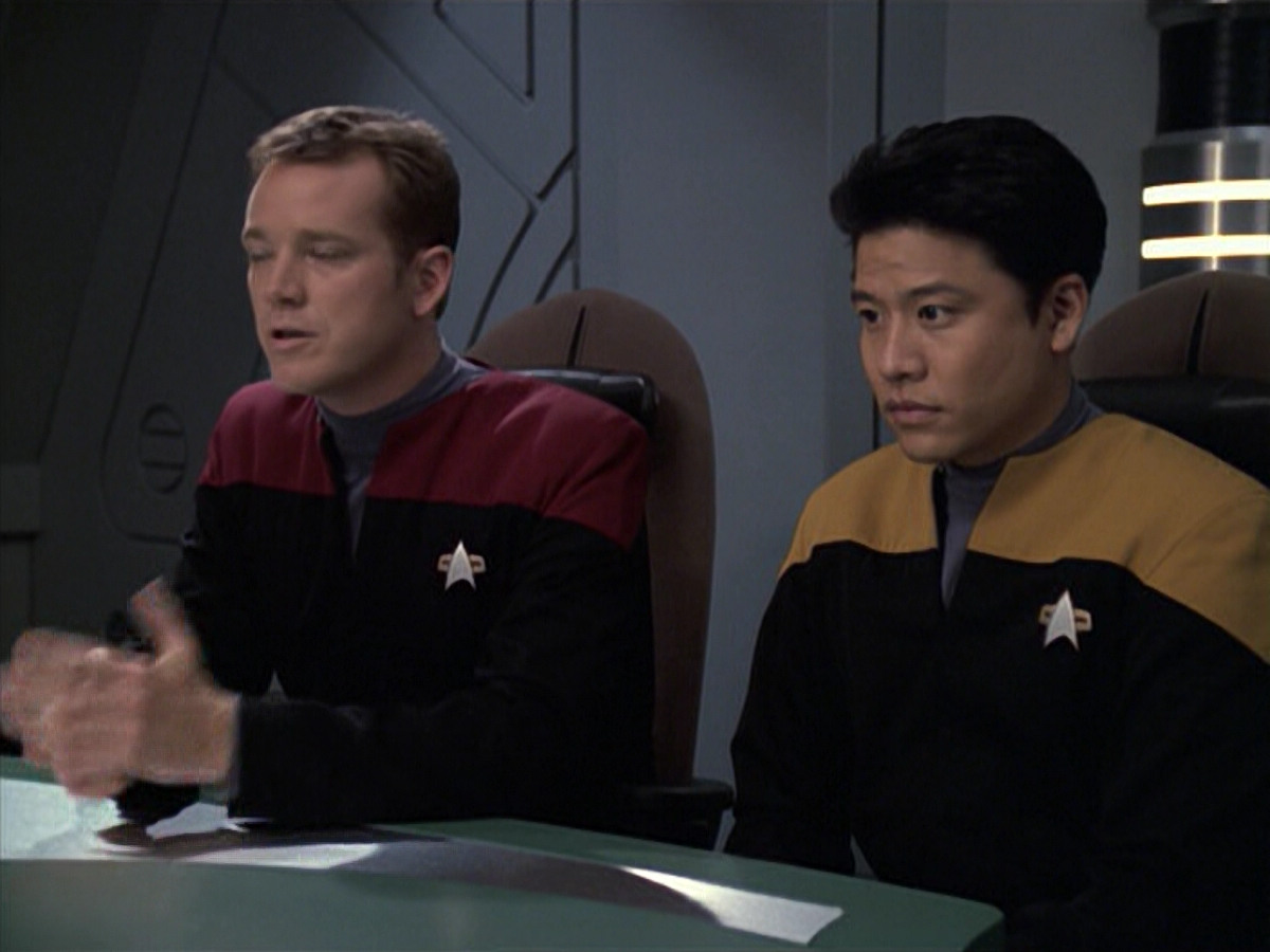 extant_StarTrek_VOY_6x08-OneSmallStep_00929.jpg