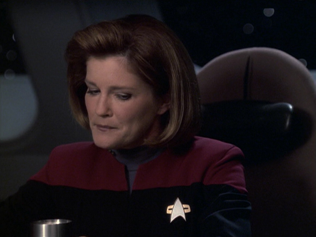 extant_StarTrek_VOY_6x08-OneSmallStep_00963.jpg