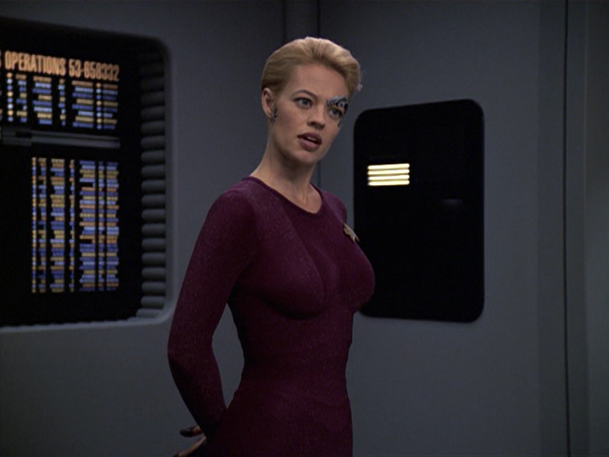 extant_StarTrek_VOY_6x08-OneSmallStep_01007.jpg