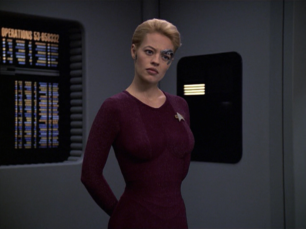 extant_StarTrek_VOY_6x08-OneSmallStep_01029.jpg