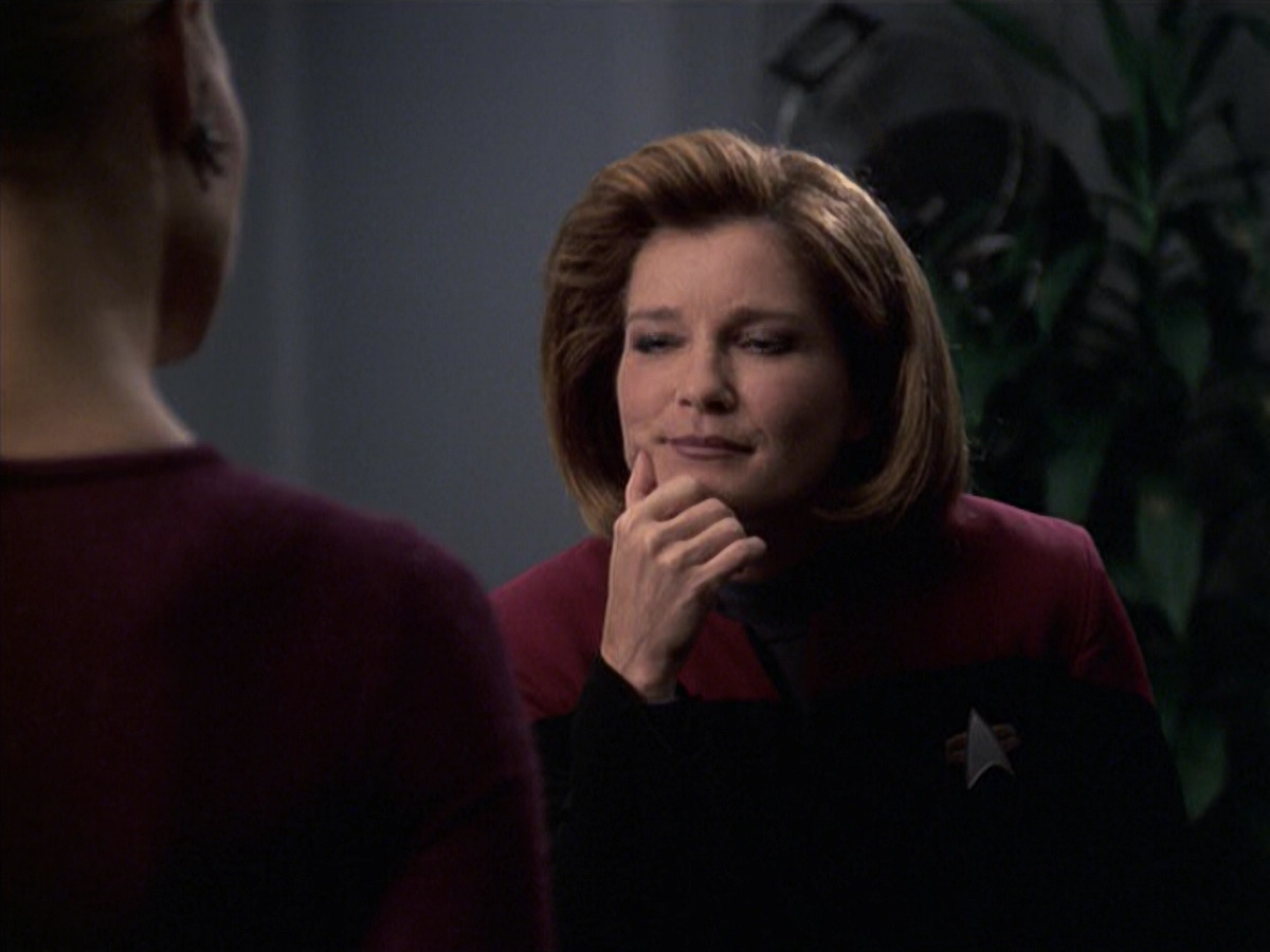 extant_StarTrek_VOY_6x08-OneSmallStep_01064.jpg
