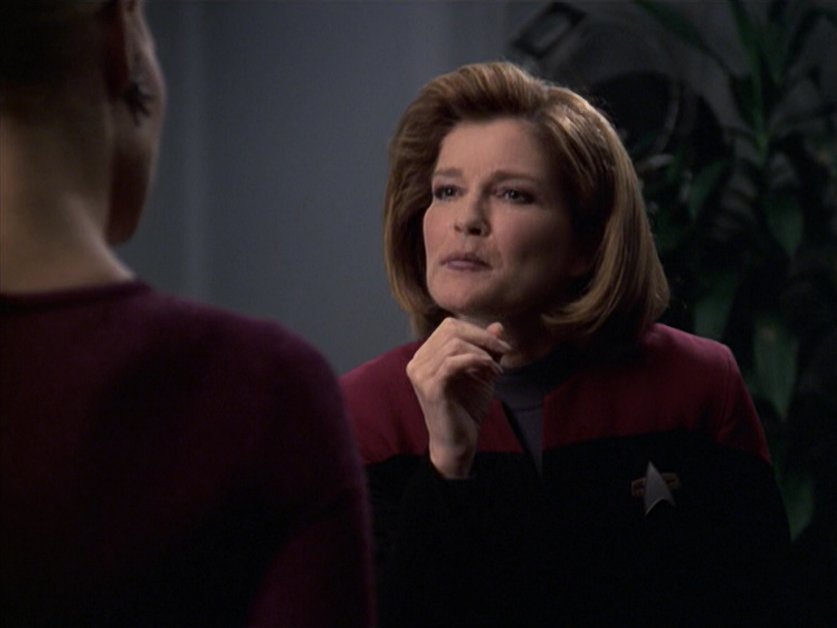extant_StarTrek_VOY_6x08-OneSmallStep_01068.jpg