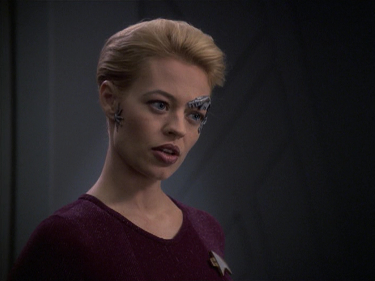 extant_StarTrek_VOY_6x08-OneSmallStep_01077.jpg