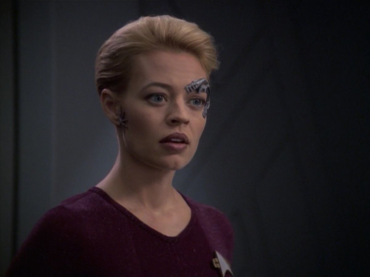 extant_StarTrek_VOY_6x08-OneSmallStep_01087.jpg