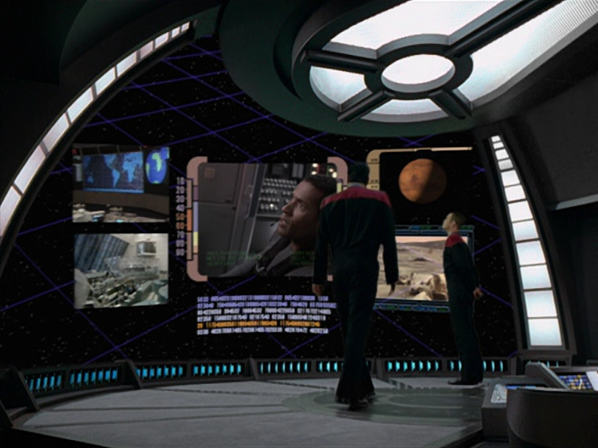 extant_StarTrek_VOY_6x08-OneSmallStep_01094.jpg