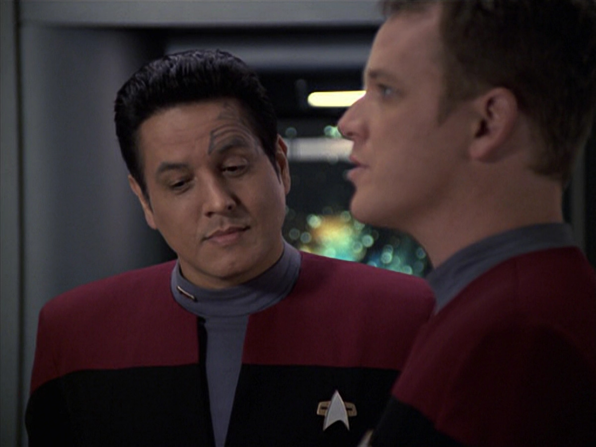 extant_StarTrek_VOY_6x08-OneSmallStep_01183.jpg