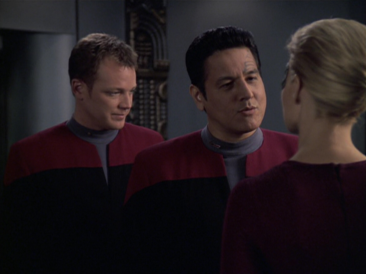 extant_StarTrek_VOY_6x08-OneSmallStep_01218.jpg