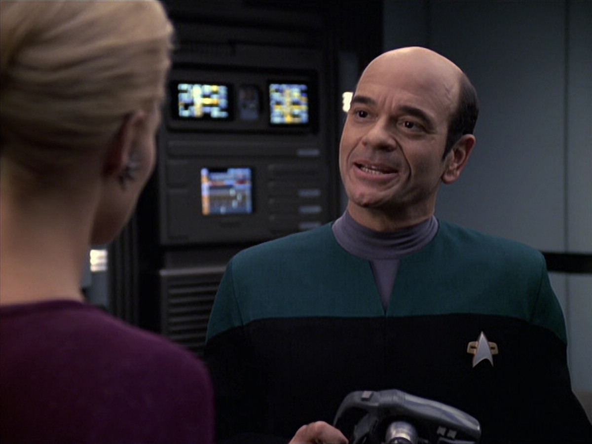 extant_StarTrek_VOY_6x08-OneSmallStep_01312.jpg