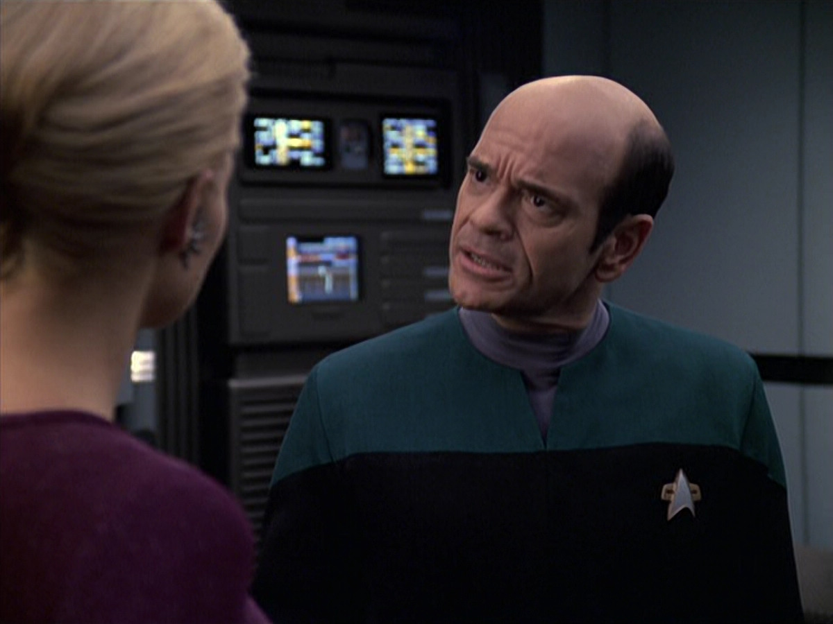 extant_StarTrek_VOY_6x08-OneSmallStep_01359.jpg