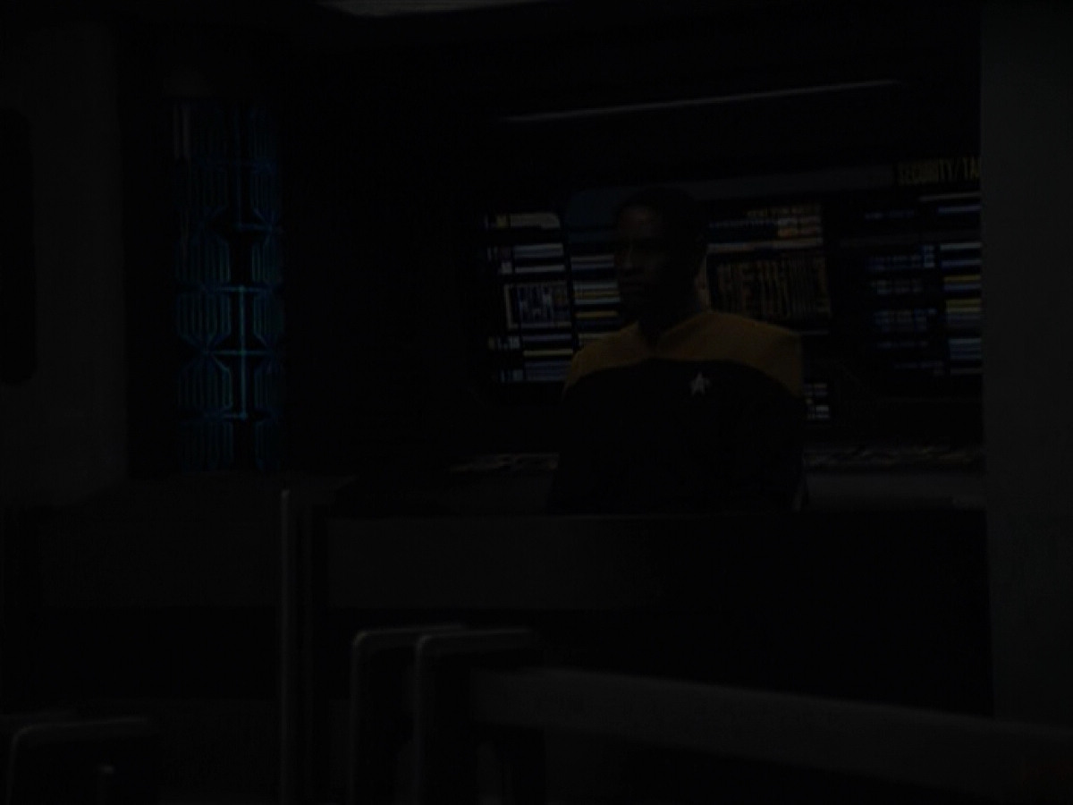extant_StarTrek_VOY_6x08-OneSmallStep_01469.jpg