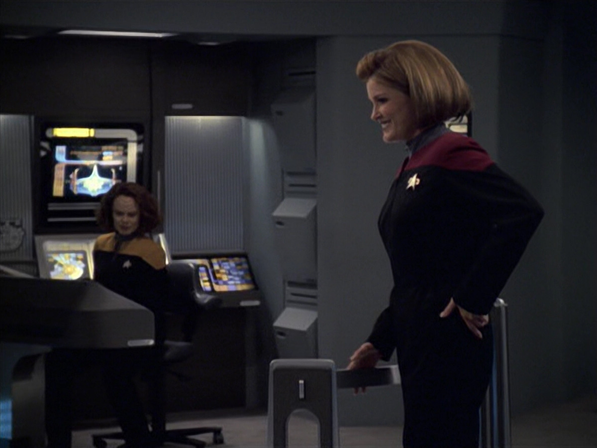 extant_StarTrek_VOY_6x08-OneSmallStep_01495.jpg
