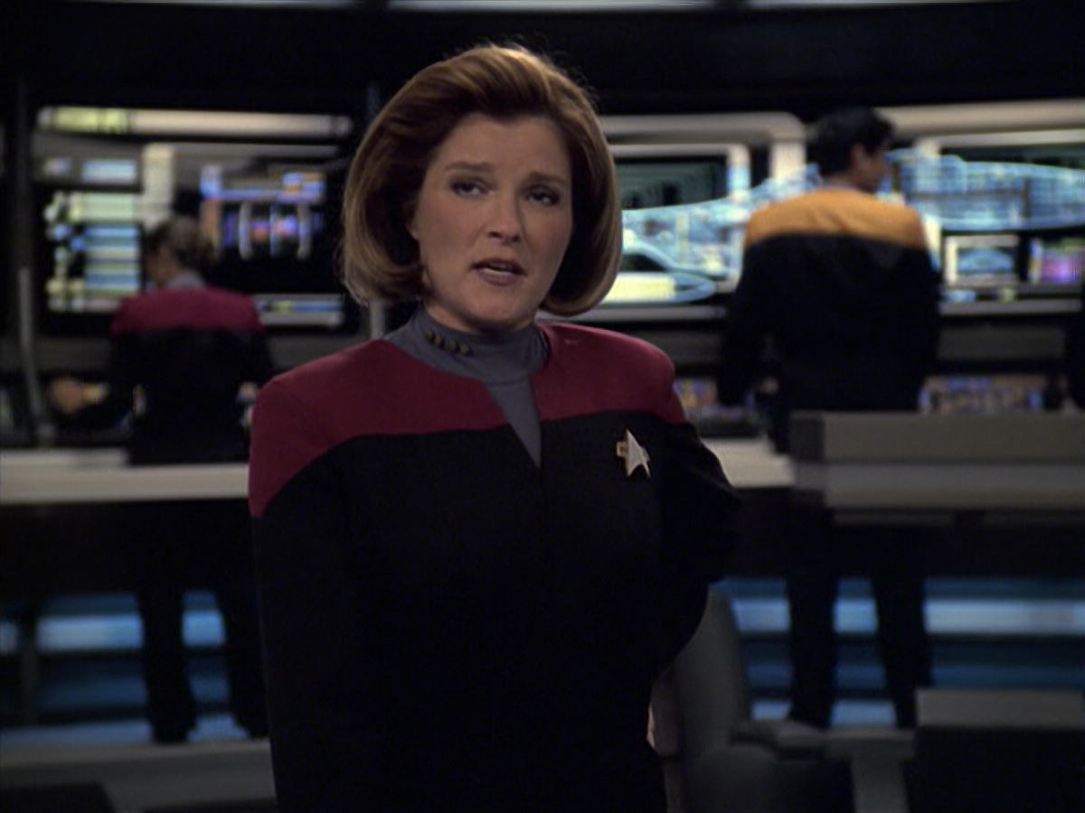 extant_StarTrek_VOY_6x08-OneSmallStep_01520.jpg