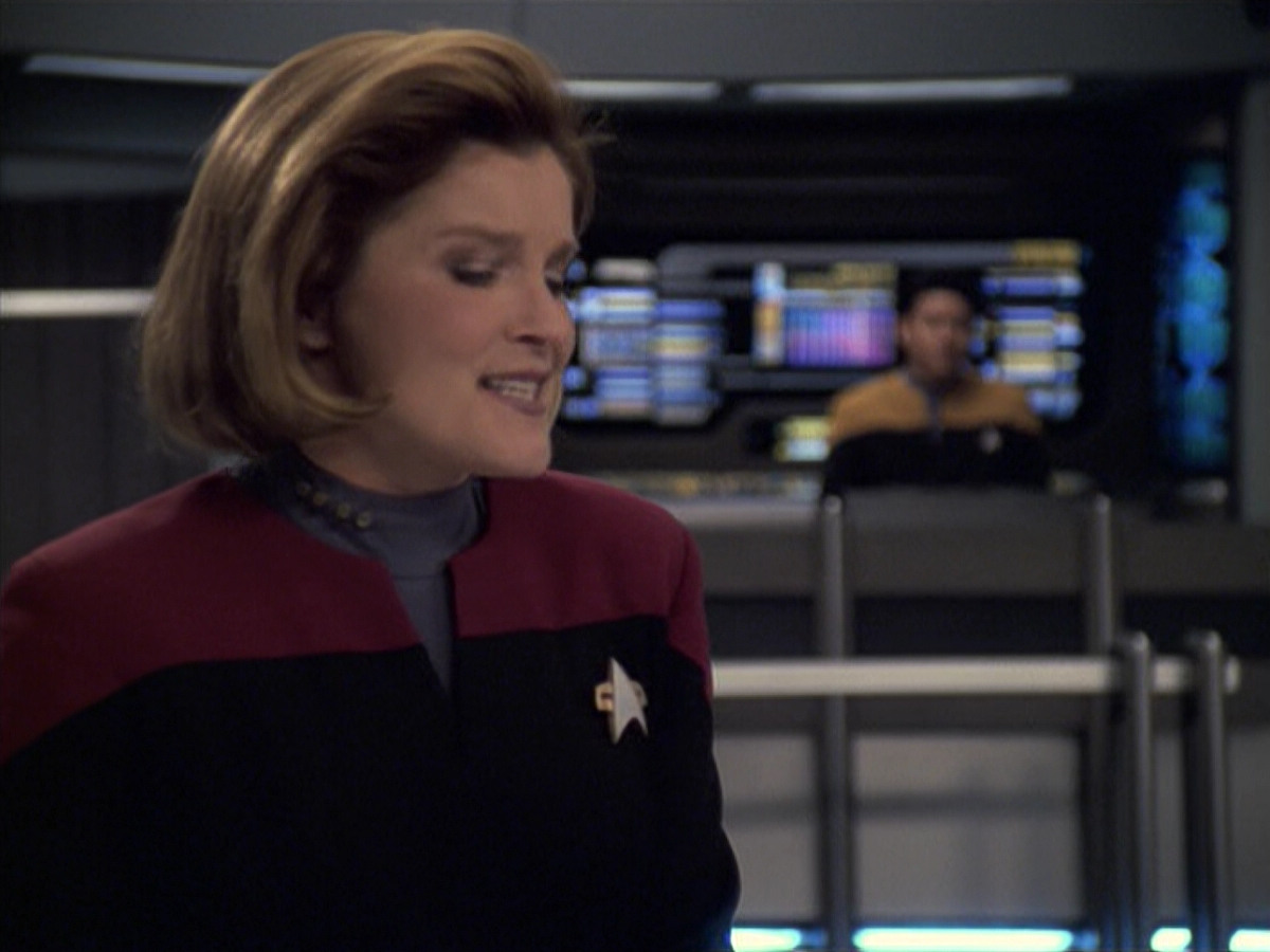 extant_StarTrek_VOY_6x08-OneSmallStep_01537.jpg