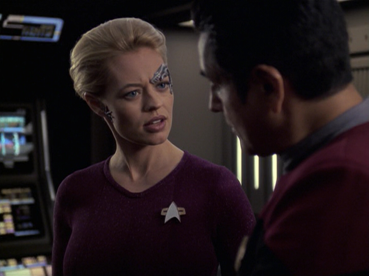 extant_StarTrek_VOY_6x08-OneSmallStep_01648.jpg
