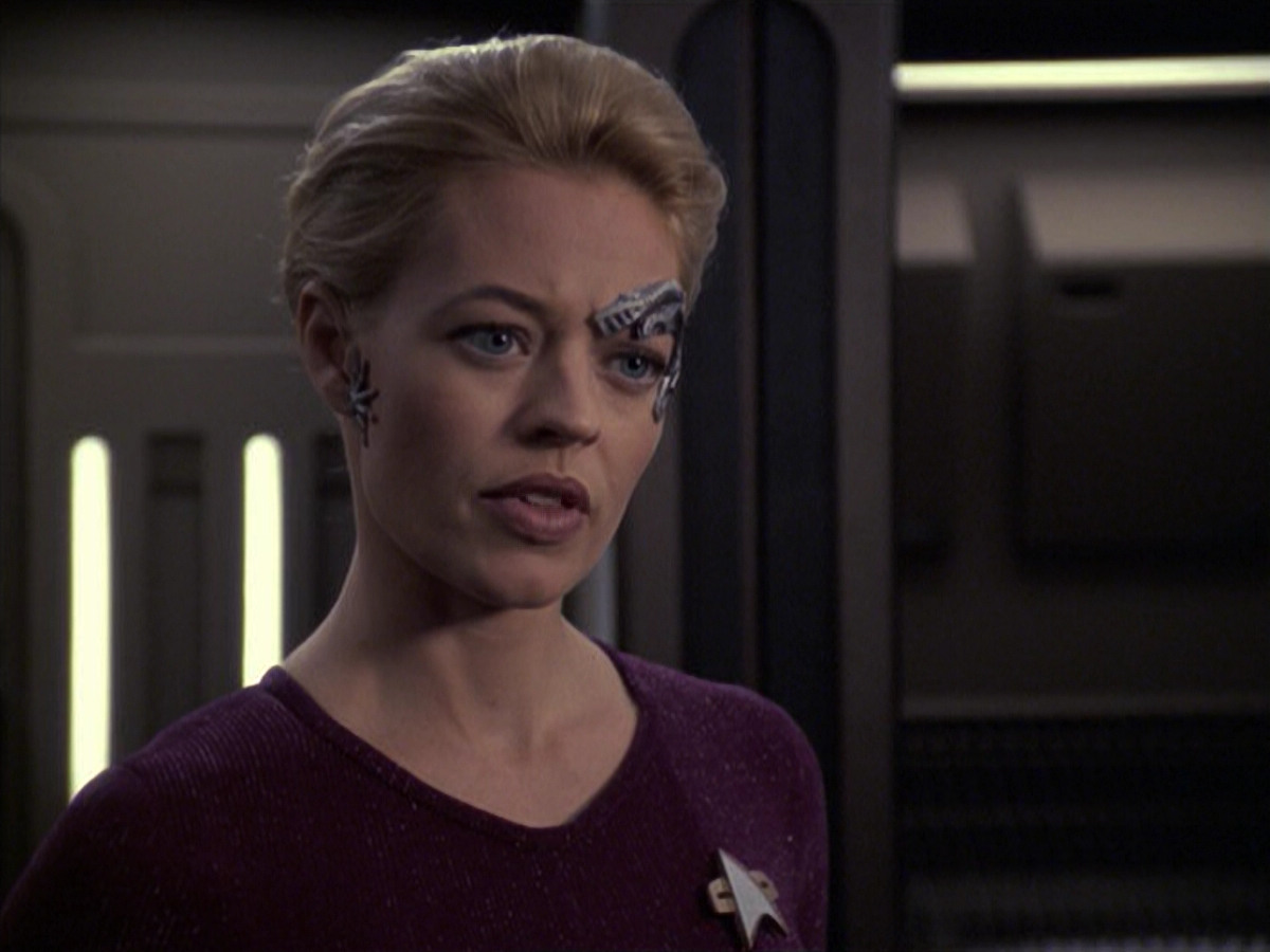 extant_StarTrek_VOY_6x08-OneSmallStep_01694.jpg