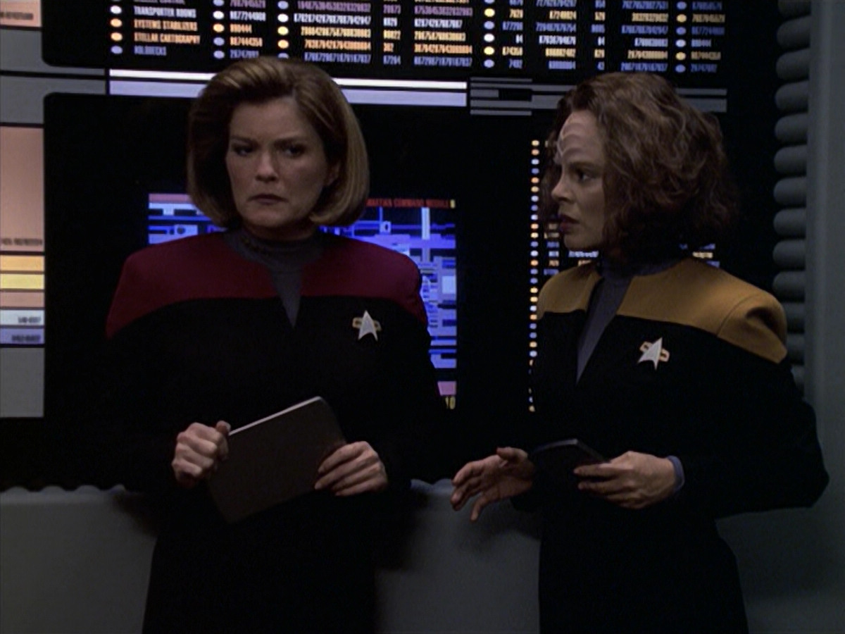 extant_StarTrek_VOY_6x08-OneSmallStep_02394.jpg