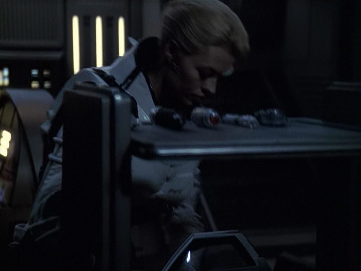 extant_StarTrek_VOY_6x08-OneSmallStep_02454.jpg