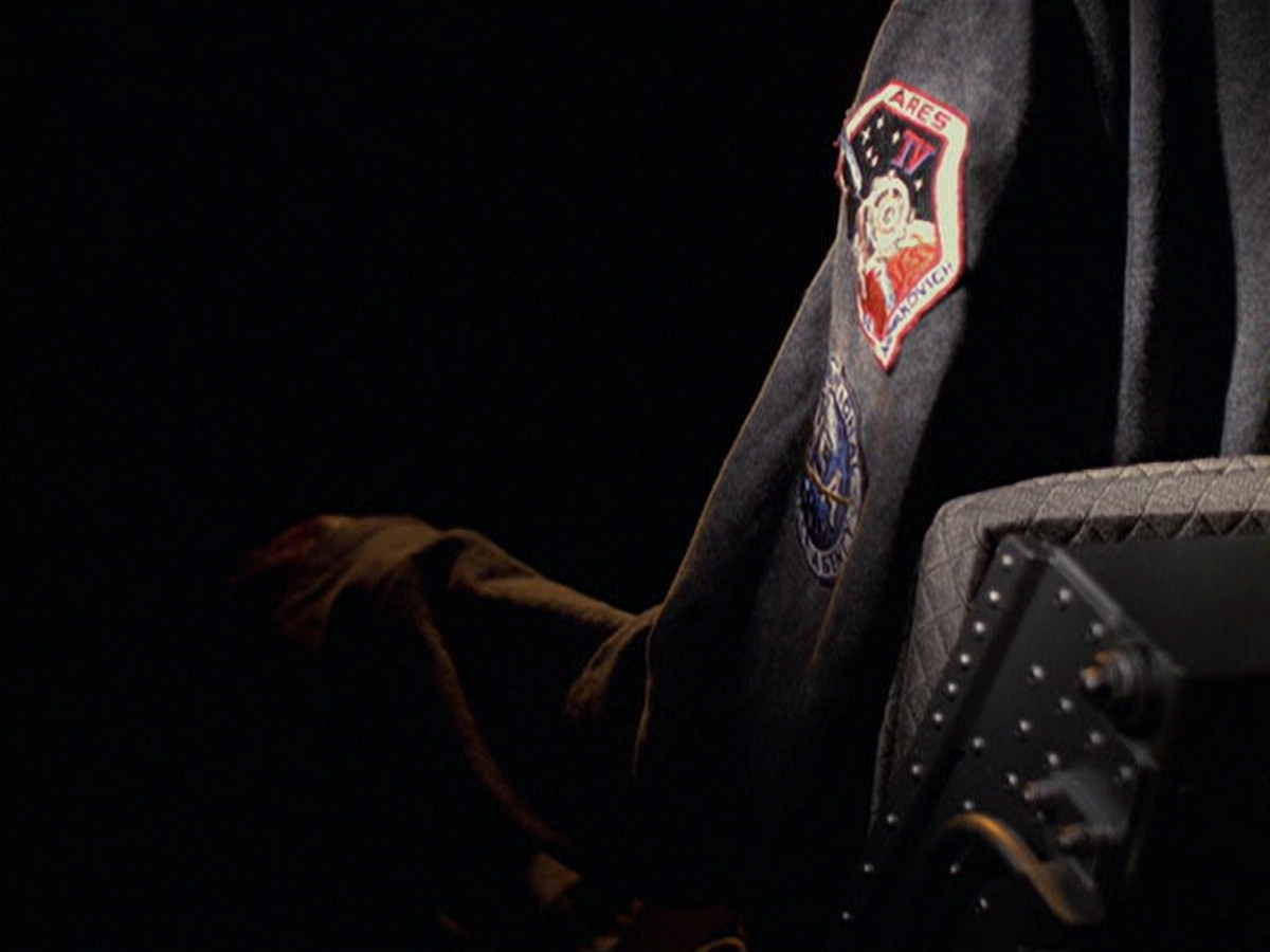 extant_StarTrek_VOY_6x08-OneSmallStep_02579.jpg