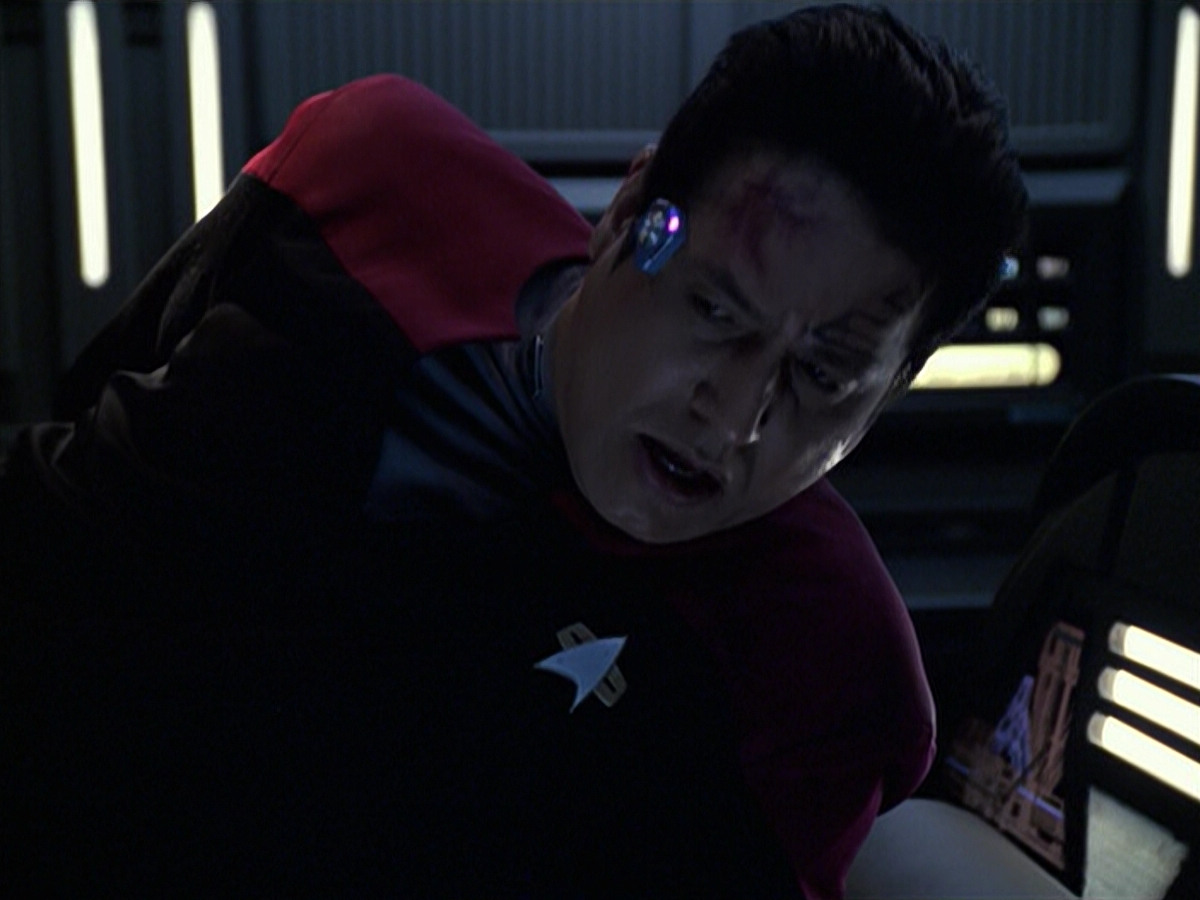 extant_StarTrek_VOY_6x08-OneSmallStep_02630.jpg
