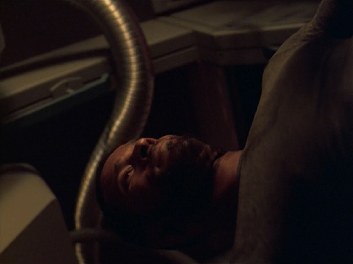 extant_StarTrek_VOY_6x08-OneSmallStep_03050.jpg