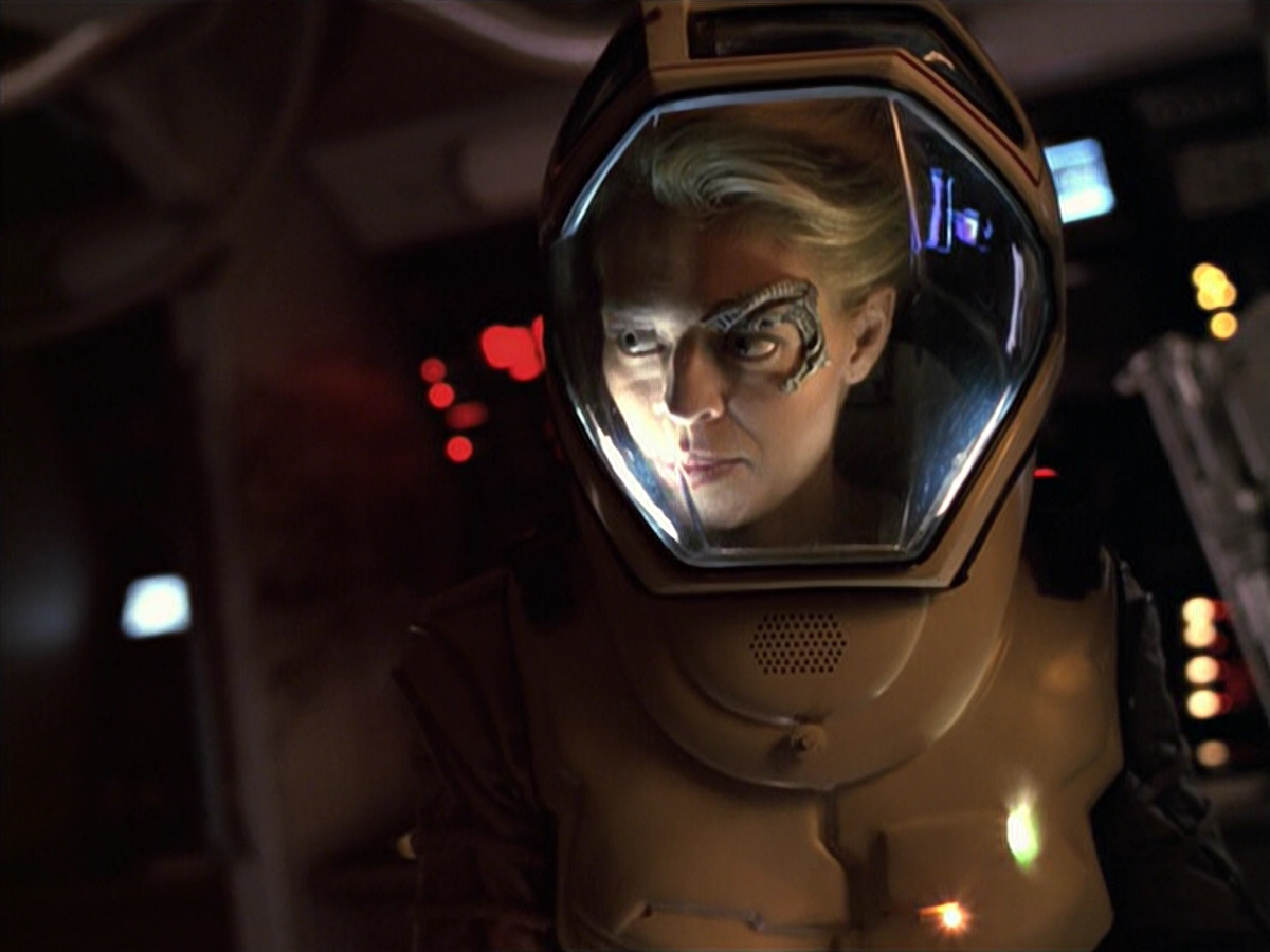 extant_StarTrek_VOY_6x08-OneSmallStep_03274.jpg