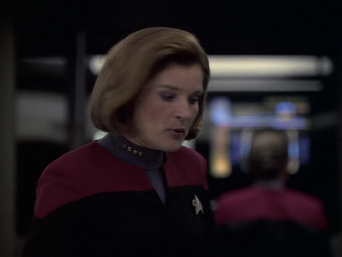 extant_StarTrek_VOY_6x08-OneSmallStep_03303.jpg