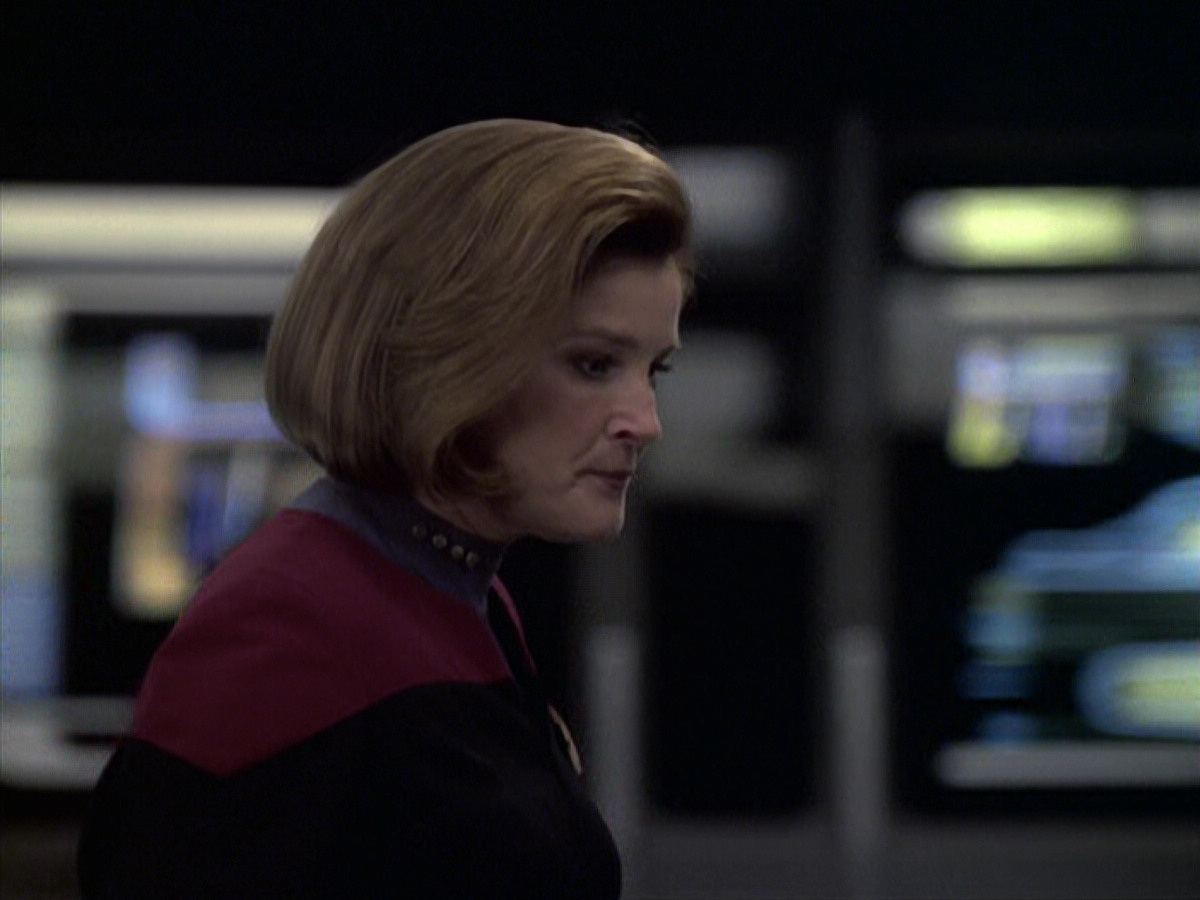 extant_StarTrek_VOY_6x08-OneSmallStep_03304.jpg