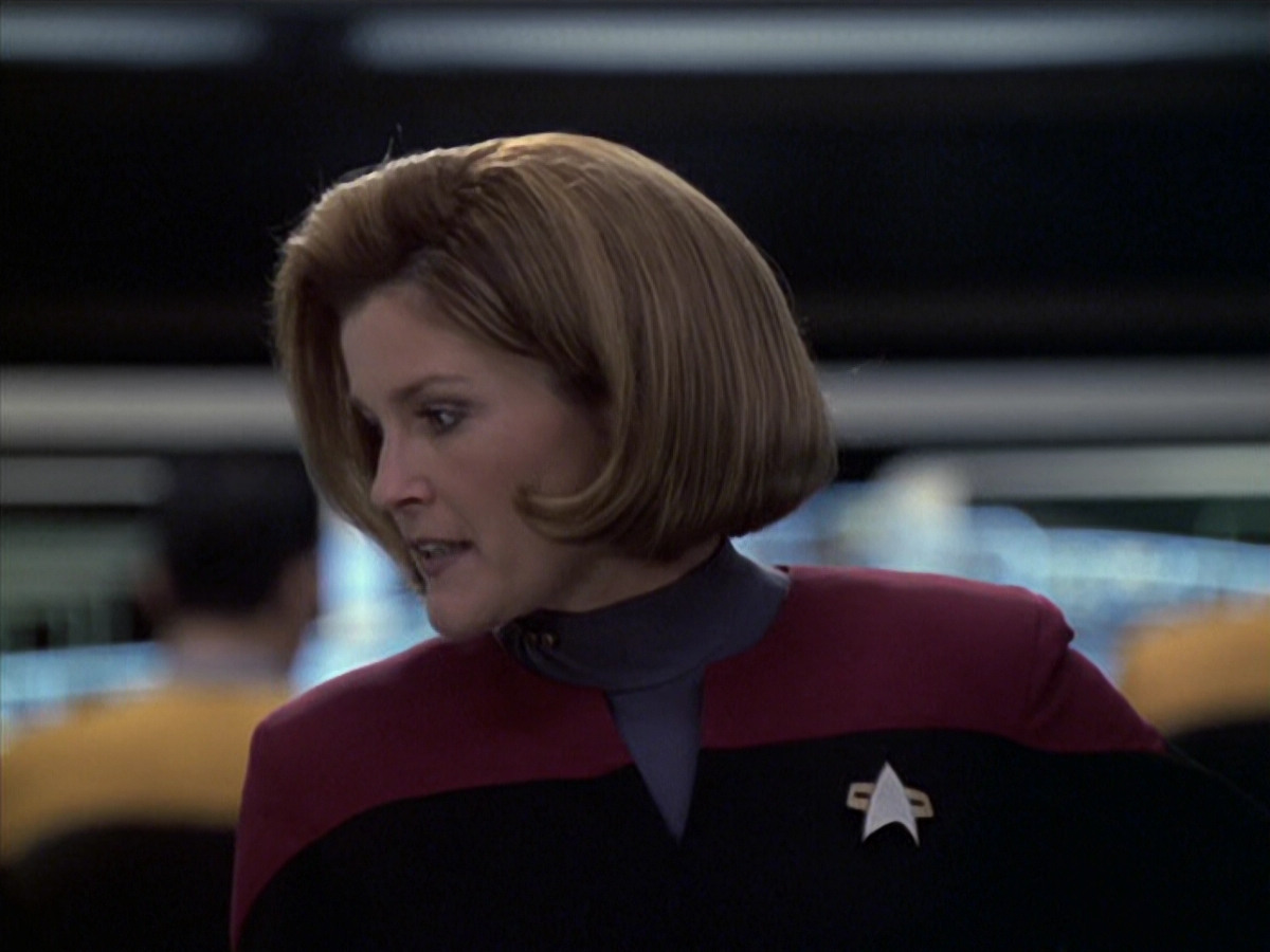 extant_StarTrek_VOY_6x08-OneSmallStep_03309.jpg
