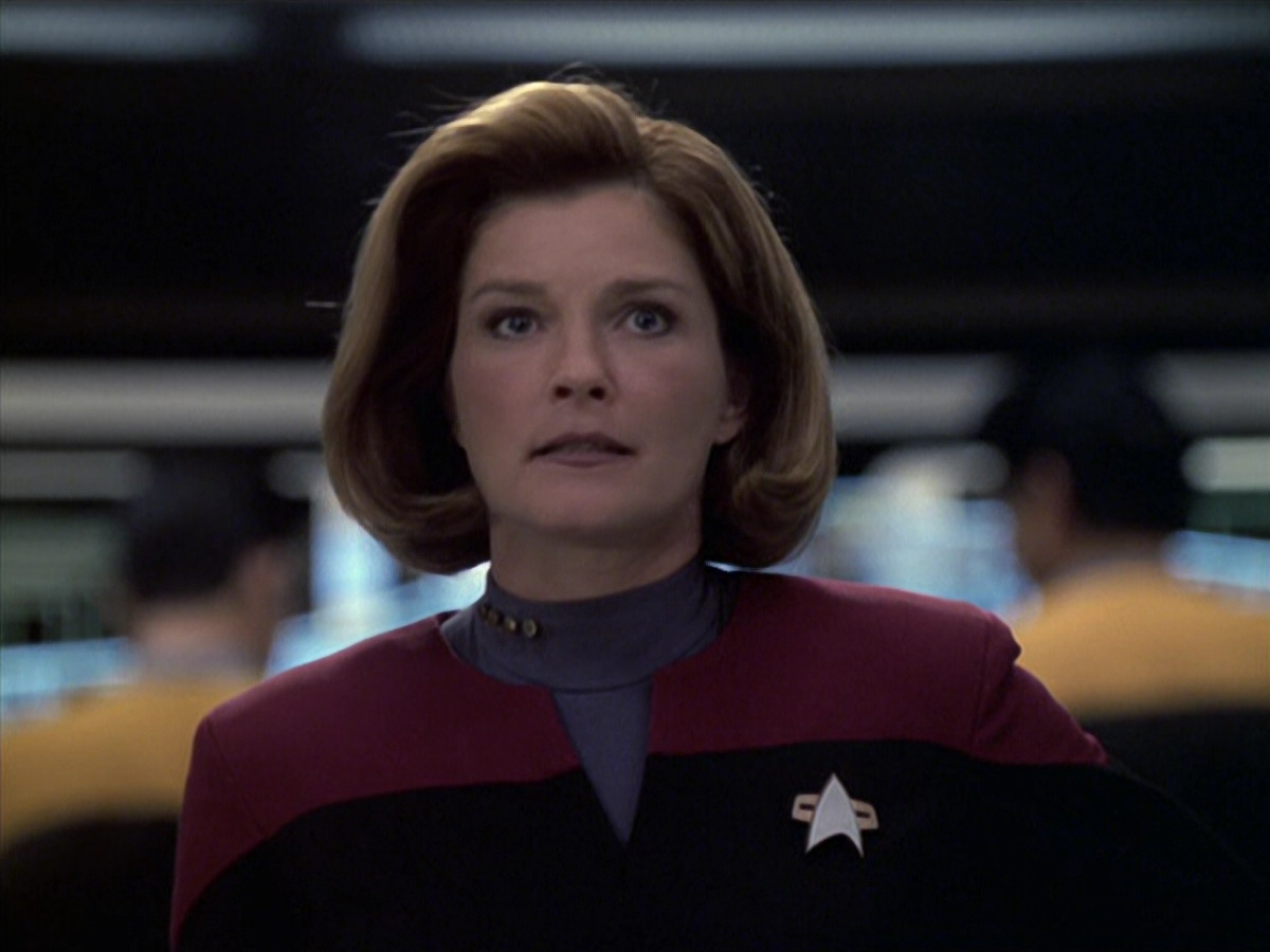 extant_StarTrek_VOY_6x08-OneSmallStep_03313.jpg