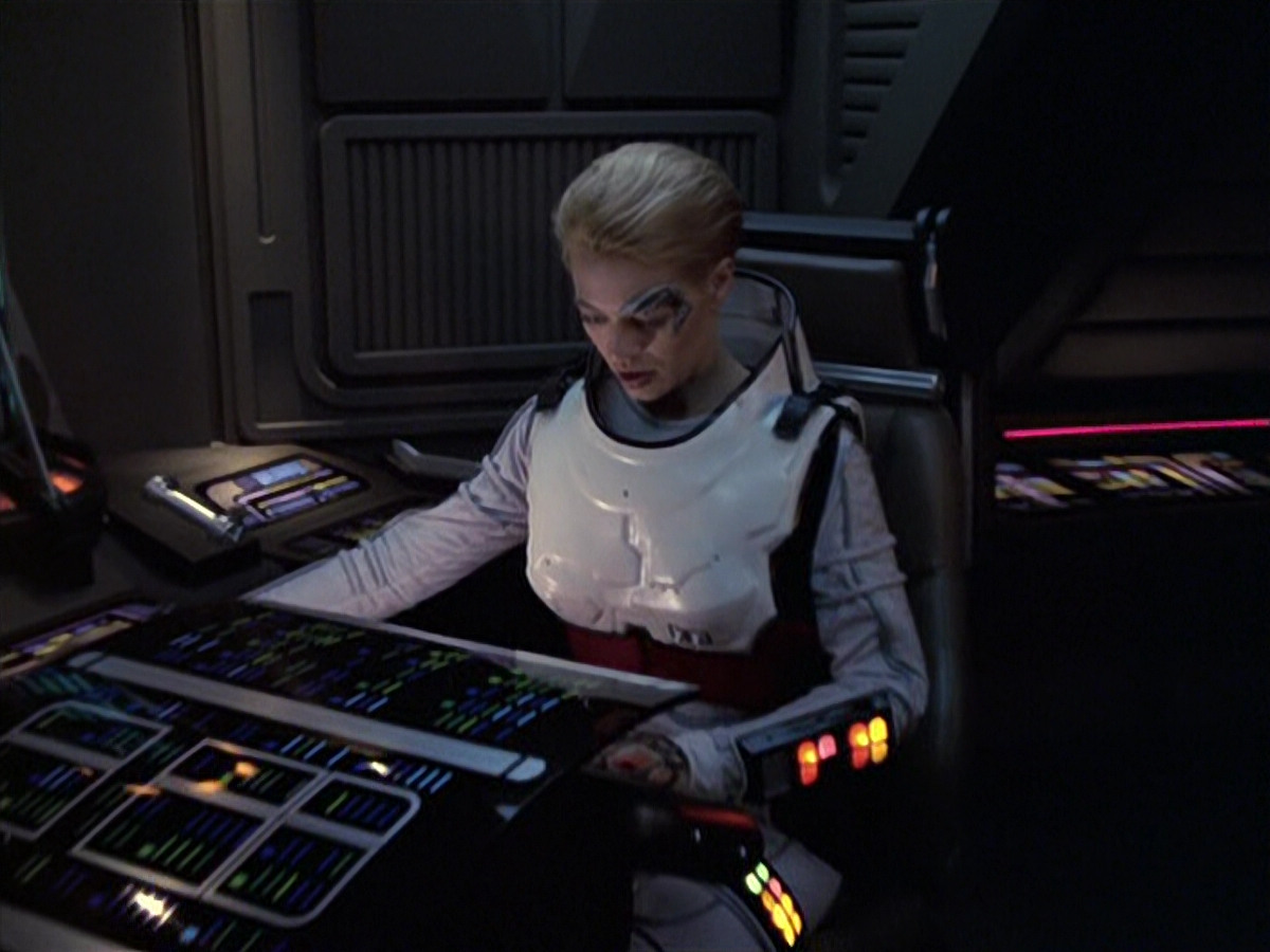 extant_StarTrek_VOY_6x08-OneSmallStep_03319.jpg