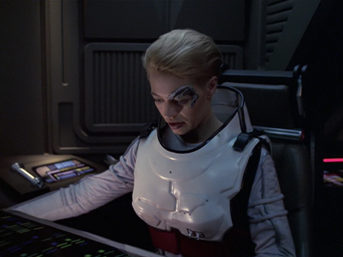 extant_StarTrek_VOY_6x08-OneSmallStep_03320.jpg