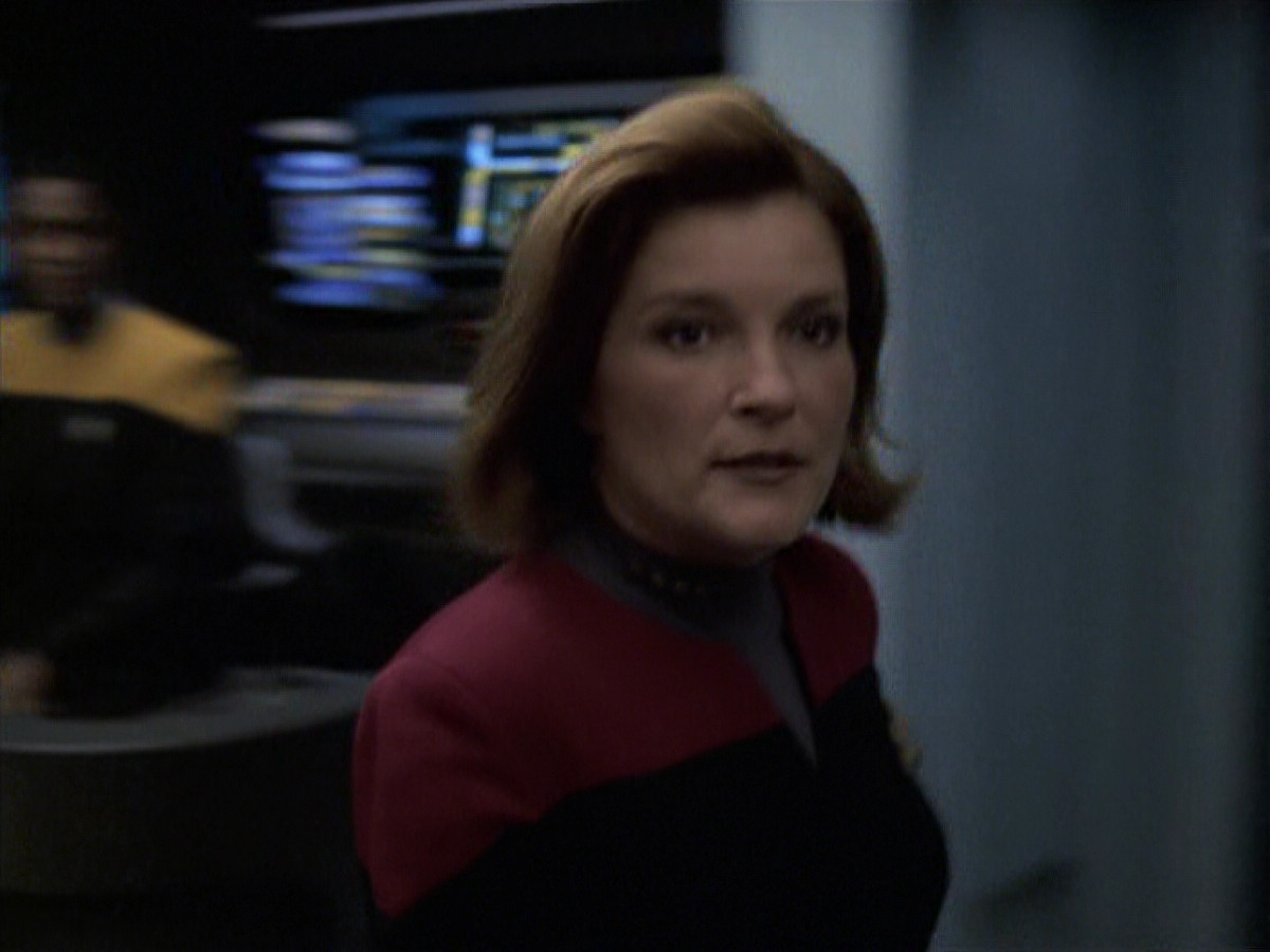 extant_StarTrek_VOY_6x08-OneSmallStep_03369.jpg