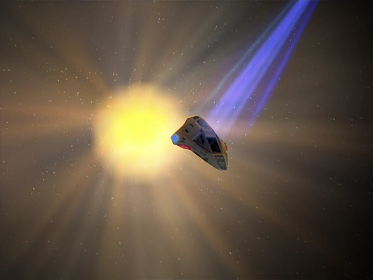 extant_StarTrek_VOY_6x08-OneSmallStep_03421.jpg