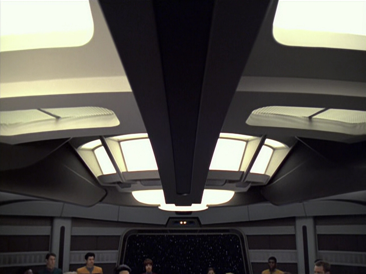extant_StarTrek_VOY_6x08-OneSmallStep_03463.jpg