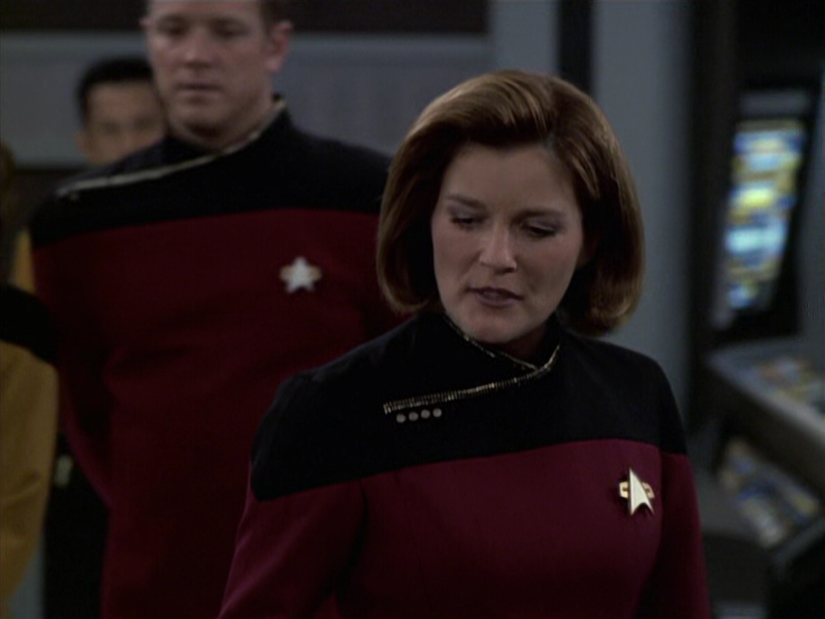 extant_StarTrek_VOY_6x08-OneSmallStep_03522.jpg