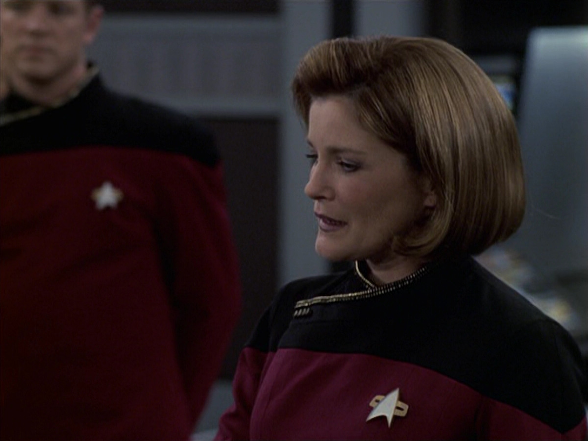 extant_StarTrek_VOY_6x08-OneSmallStep_03532.jpg