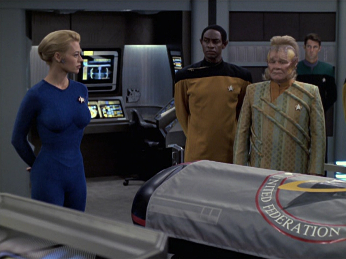 extant_StarTrek_VOY_6x08-OneSmallStep_03549.jpg