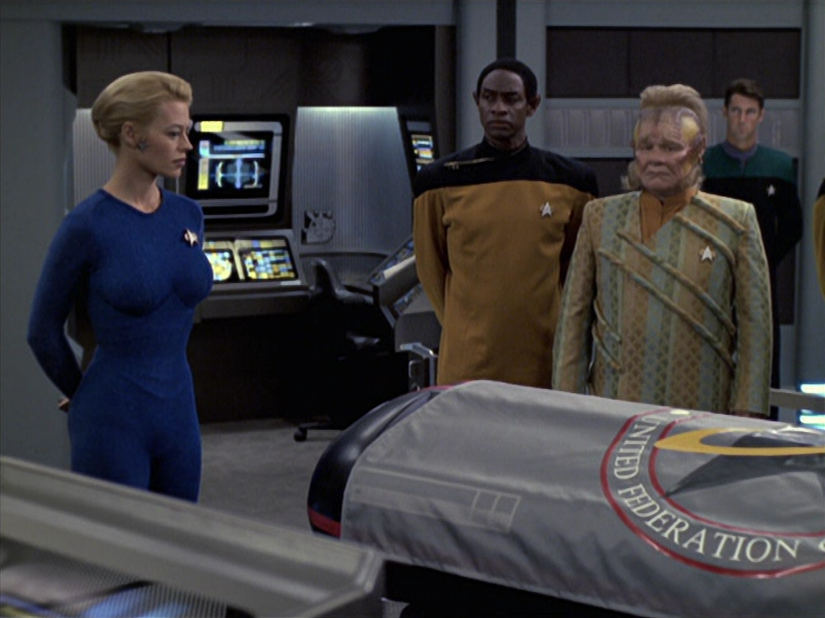 extant_StarTrek_VOY_6x08-OneSmallStep_03550.jpg