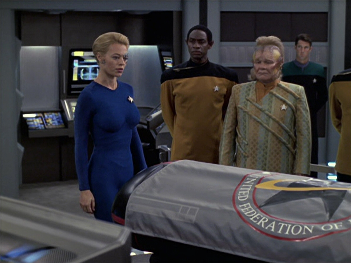 extant_StarTrek_VOY_6x08-OneSmallStep_03553.jpg