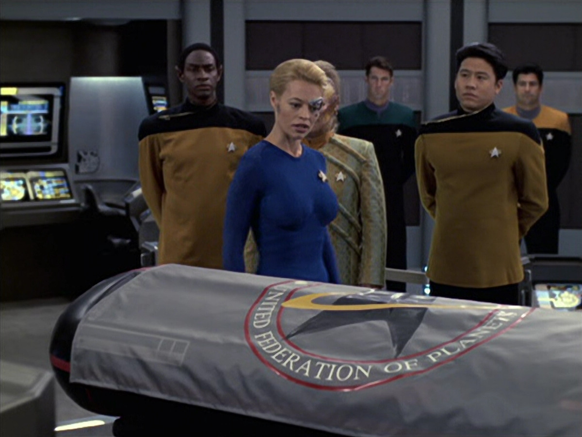 extant_StarTrek_VOY_6x08-OneSmallStep_03556.jpg