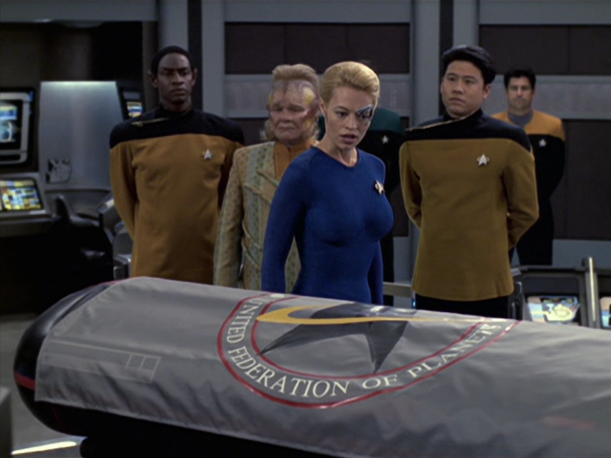 extant_StarTrek_VOY_6x08-OneSmallStep_03557.jpg